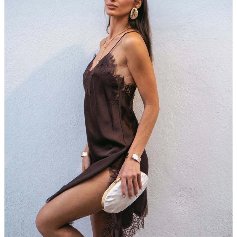 Vestido mini de tirantes con espalda descubierta