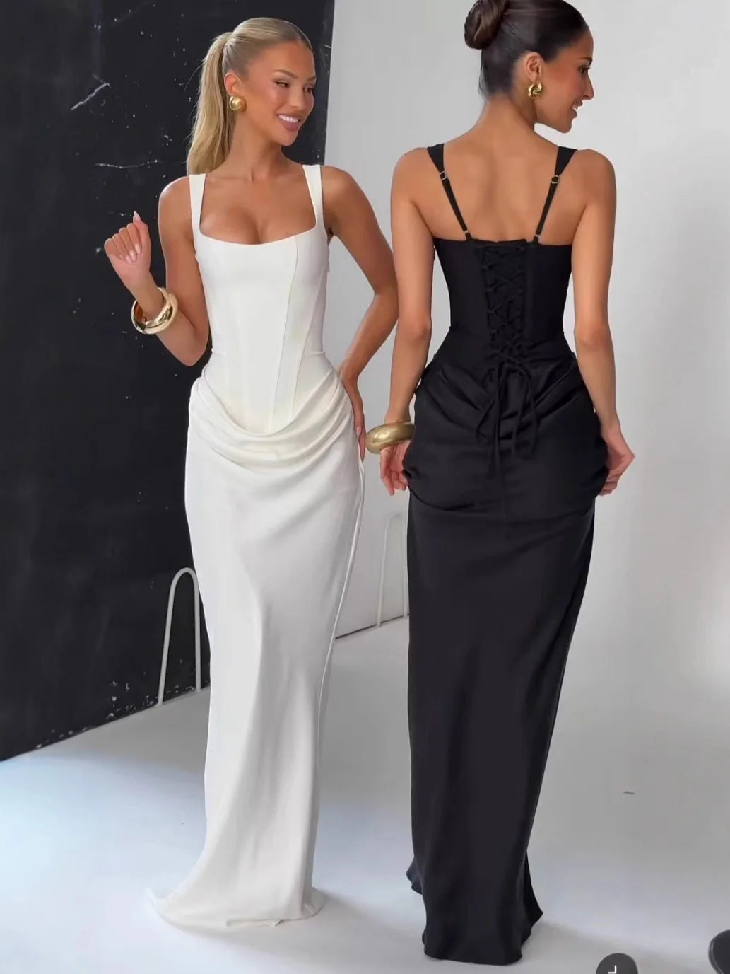 Vestido largo ajustado de tirantes y escote cuadrado