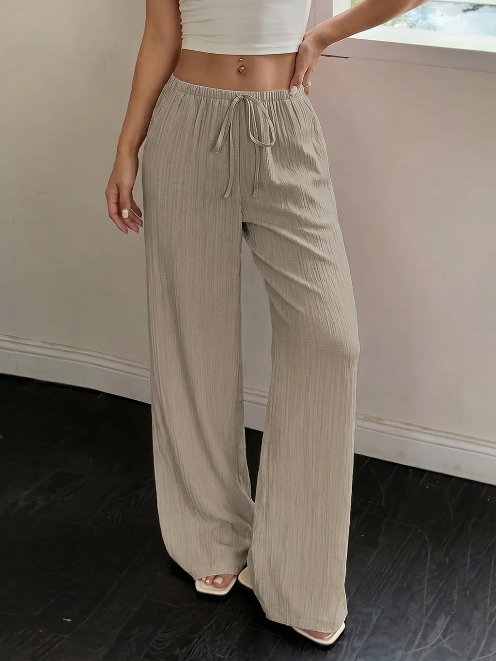 Pantalón de pierna ancha de cintura alta con cordón