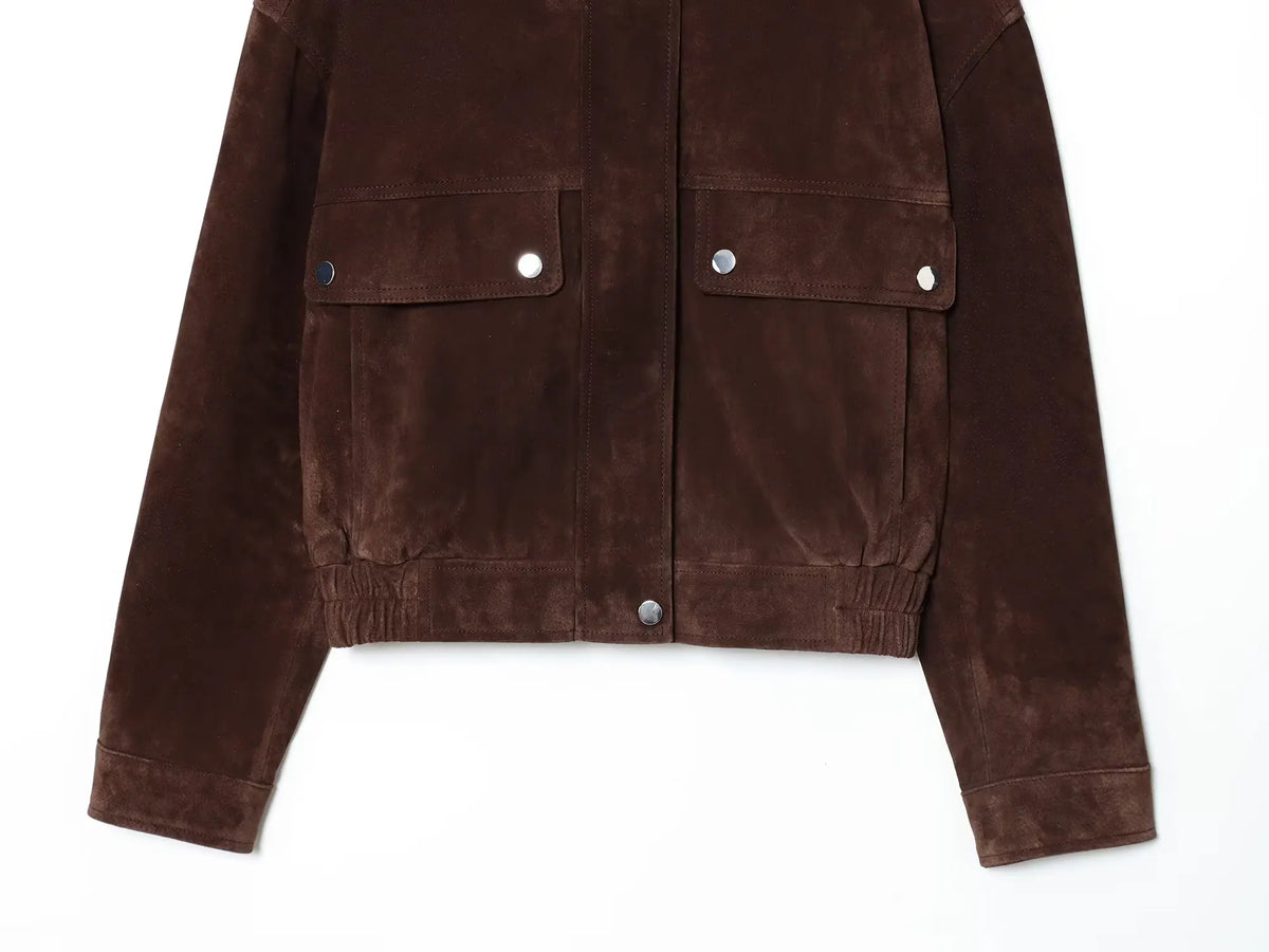 Chaqueta ajustada de cuello alto con cremallera y bolsillos