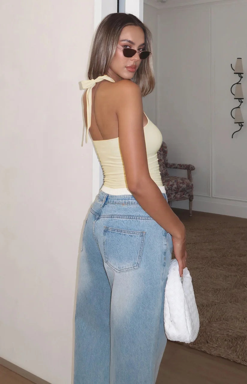 Top corto halter con espalda descubierta