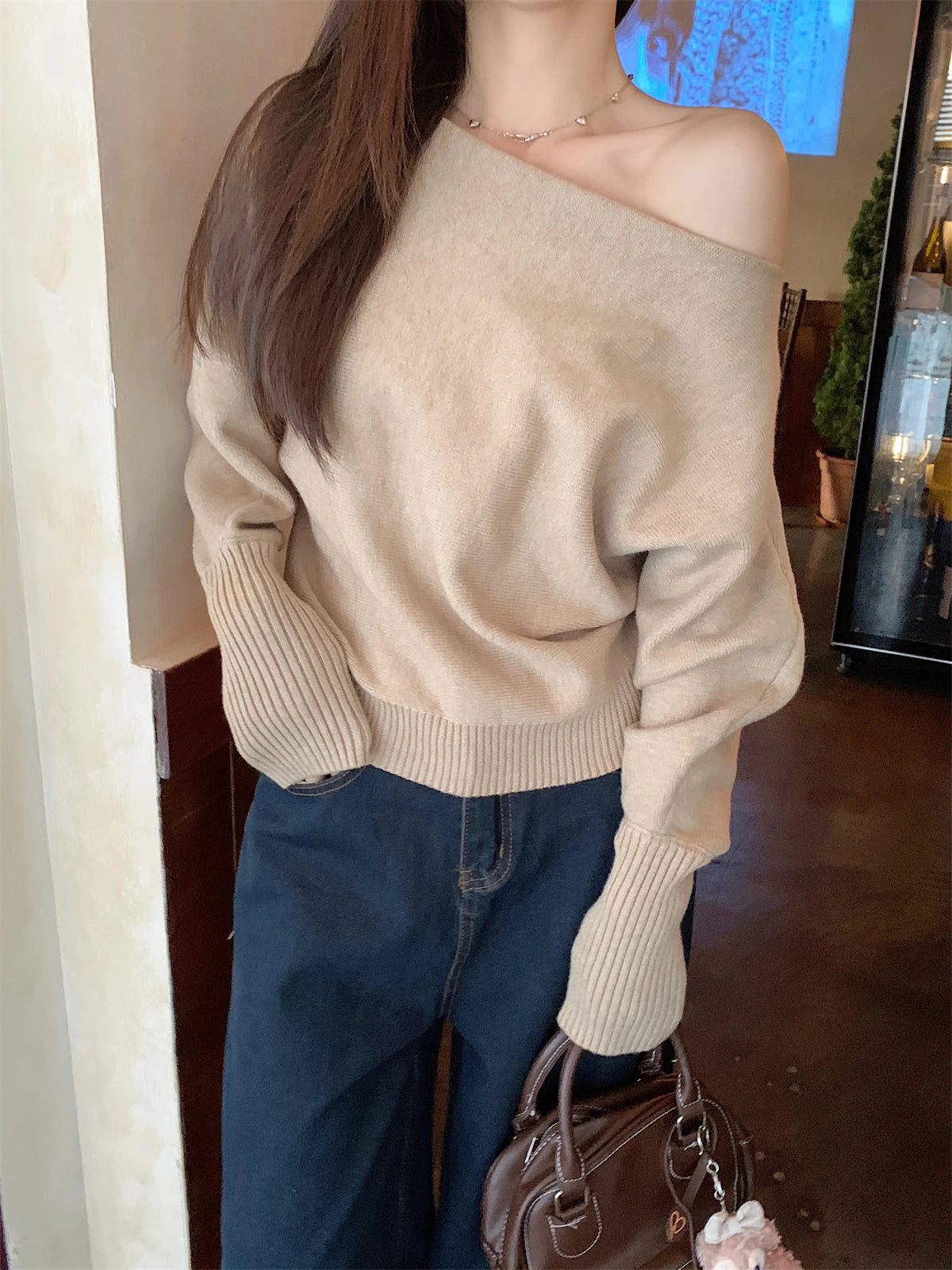 Jersey acanalado de hombros descubiertos y mangas murciélago