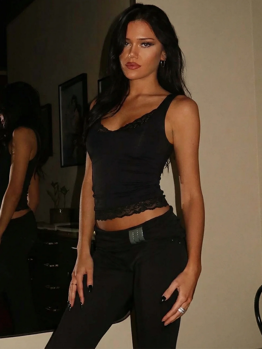 Top de encaje con escote cuadrado y espalda descubierta