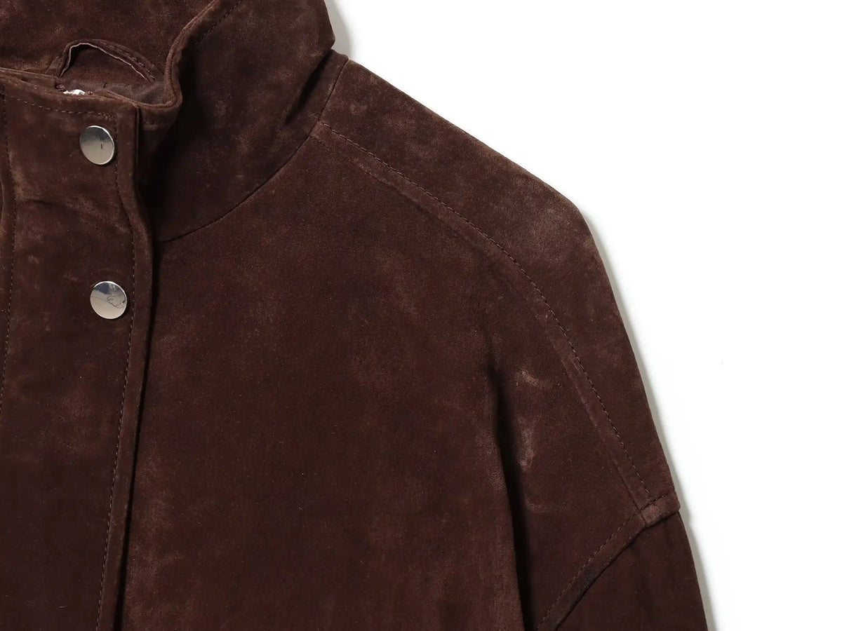 Chaqueta ajustada de cuello alto con cremallera y bolsillos